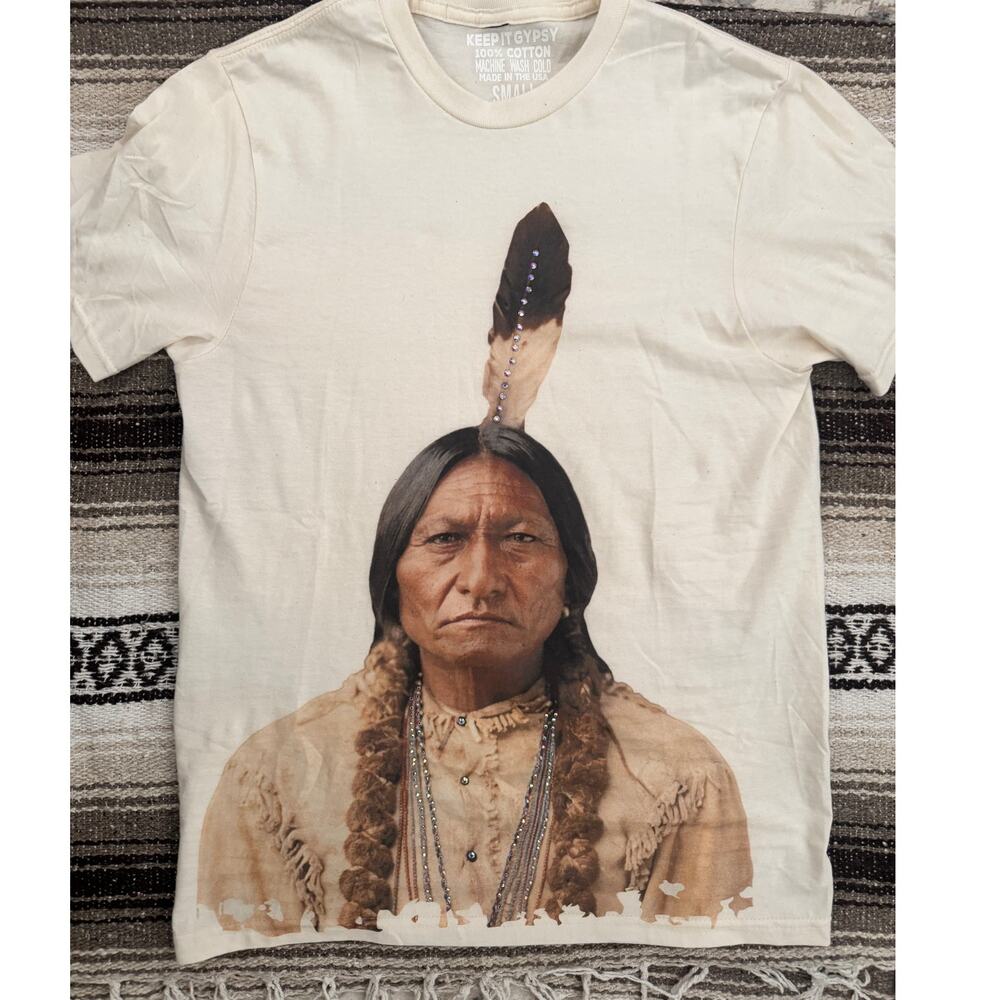 Keep It Gypsy Sitting Bull Graphic Tee Western Boho Cowgirl NWOT Small